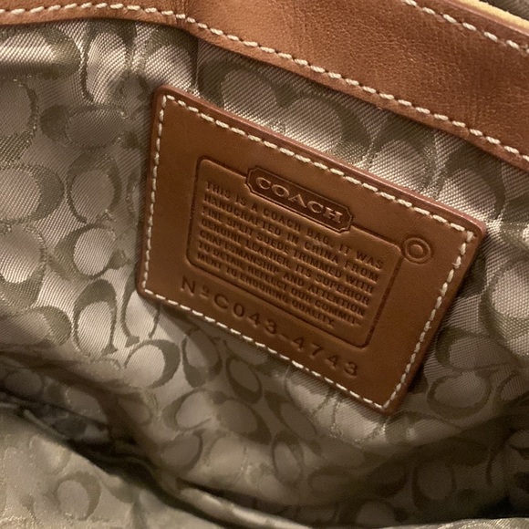 EUC Vintage Coach crossbody - Picture 4 of 7